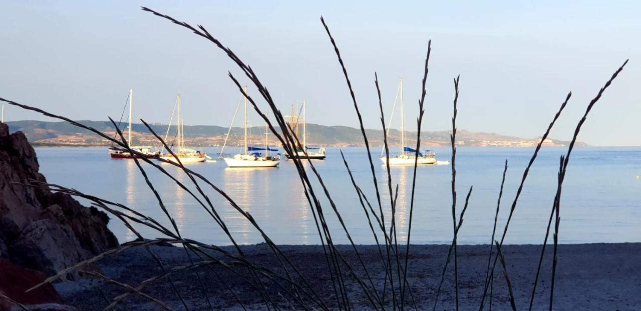 Casetta Al Mare Isola Rossa Exterior foto